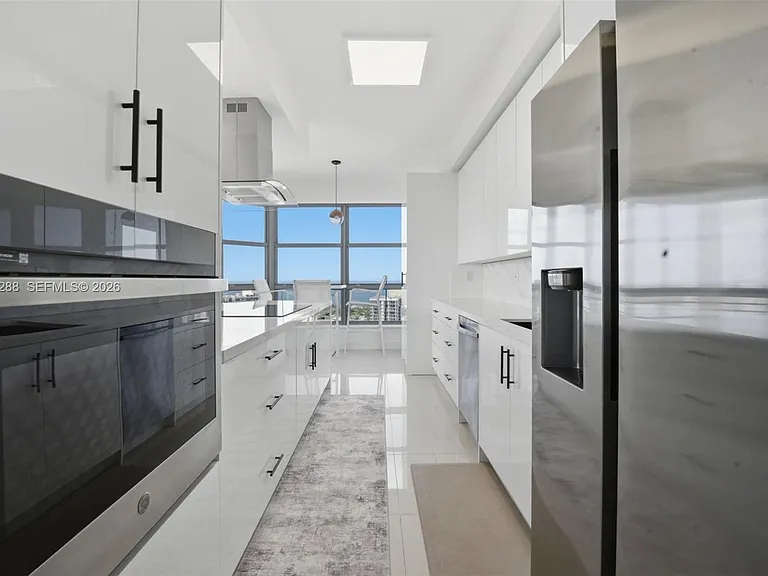 3500 Mystic Pointe Dr #Penthouse 5 — Photo 9