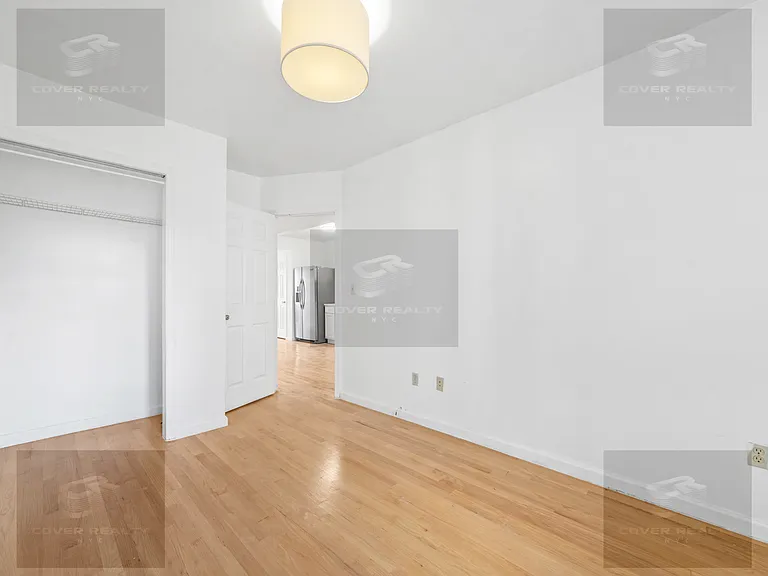 1069 Jefferson Ave #3 — Photo 6