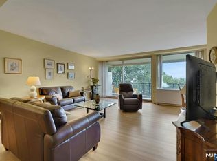 1 Horizon Rd APT 408, Fort Lee, NJ 07024