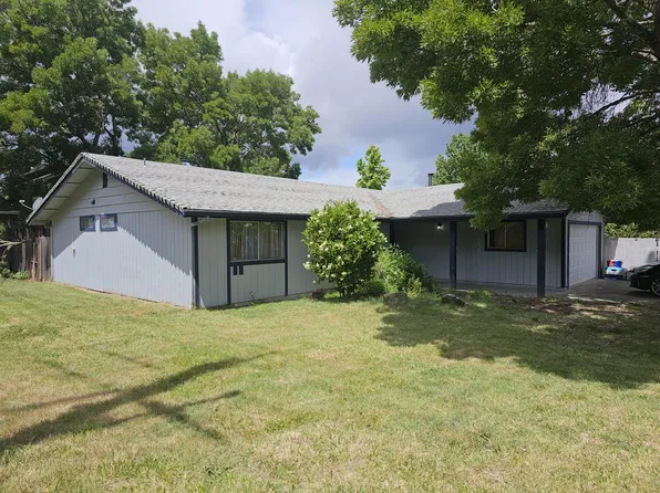 238 SE Grandview Ln, Grants Pass, OR 97527
