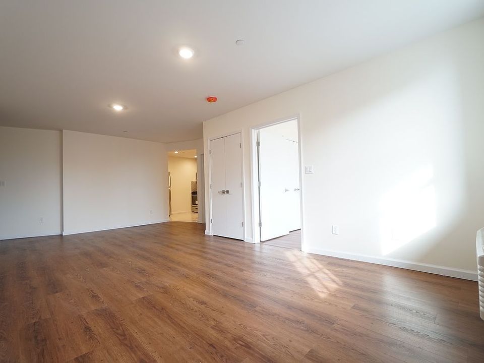 1st image of 2909 Tilden Ave #C7