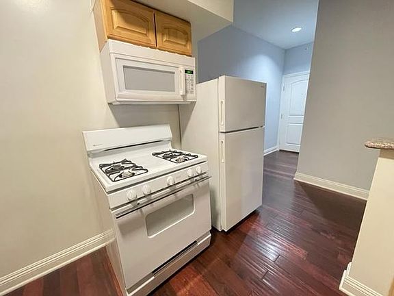 5th image of 701 S Mariposa Ave APT 102