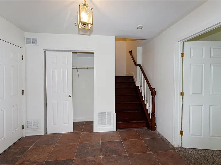 64 Mallard Pl — Photo 10