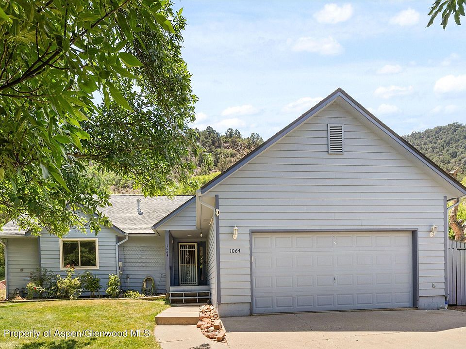 1st image of 1064 Park Dr