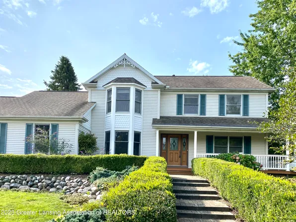 102 Spring Meadows Ln, Dewitt, MI 48820