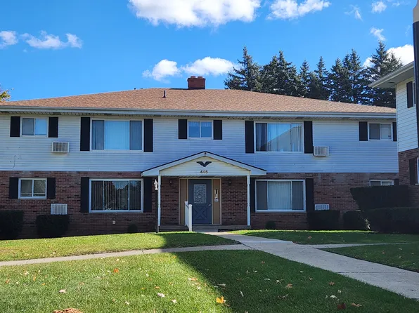 445 Colonial Dr #4, Imlay City, MI 48444