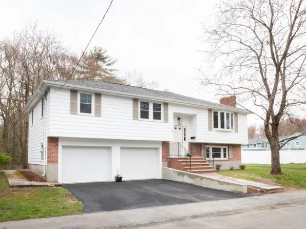 91 Old Colony Dr, Weymouth, MA 02188