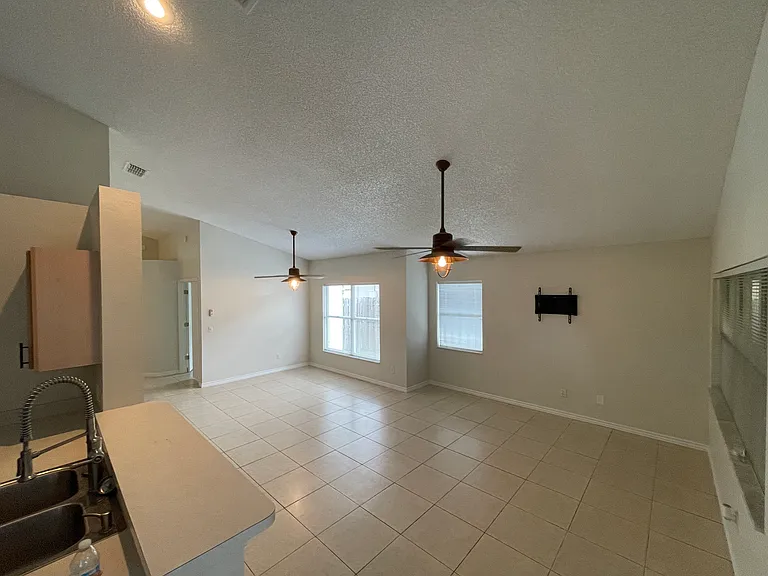 1307 Carpenter Branch Ct — Photo 16