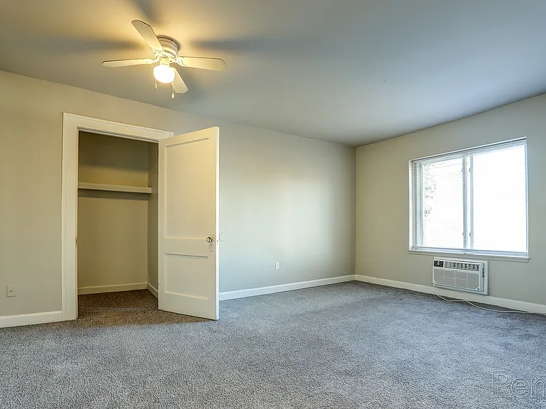 Capital Manor Apartments — Photo 4