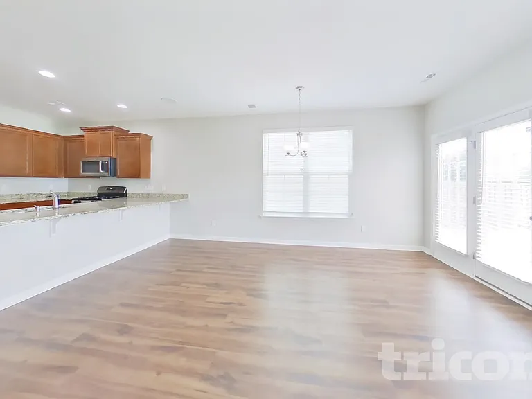 15 Attucks Ct — Photo 2