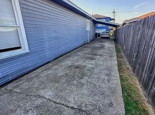 1409 10th St, Port Arthur, TX 77640