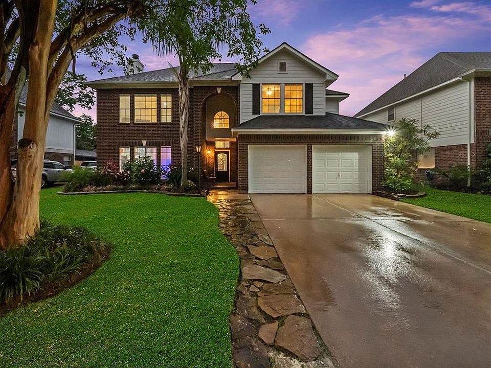 1st image of 2622 Lakeway Dr