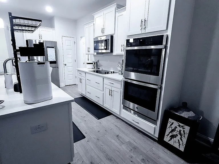 1718 Oak Forest Dr — Photo 4