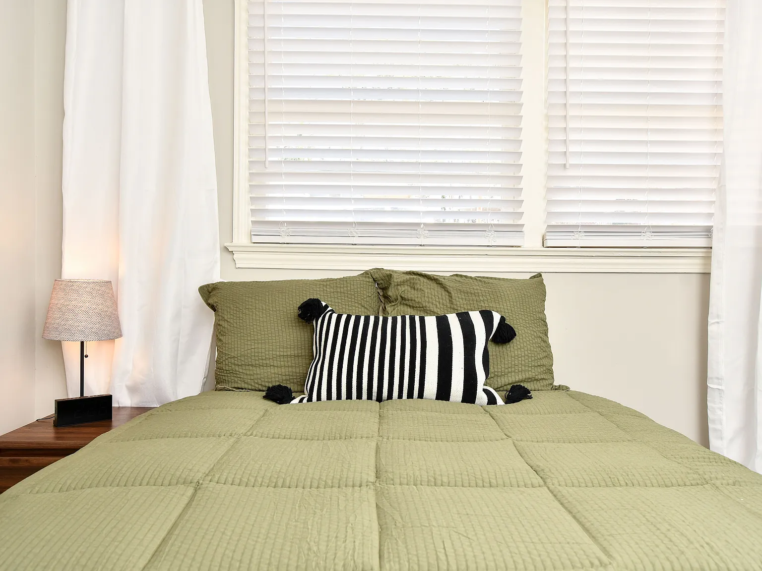 1 bed, $695 — Photo 1