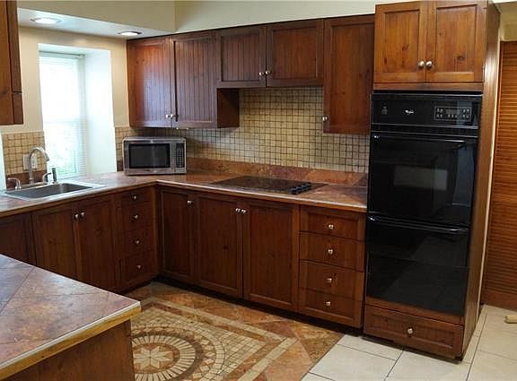 4th image of 3838 Marine Ave