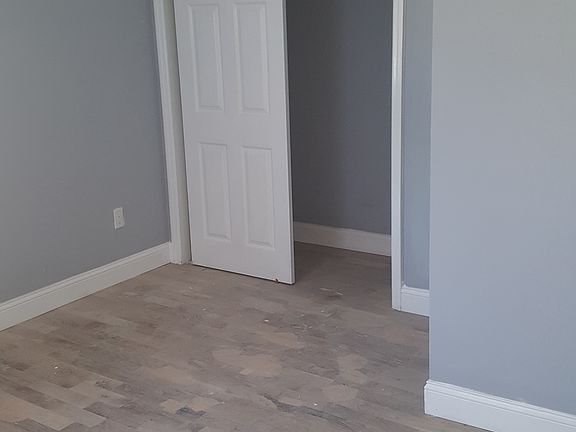 4th image of 99-7 164 Ave
