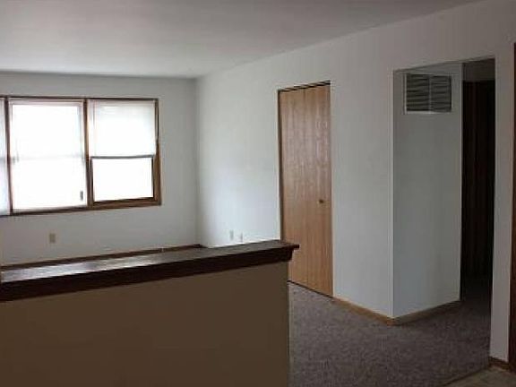 4th image of 846 Kellogg Ave APT 5
