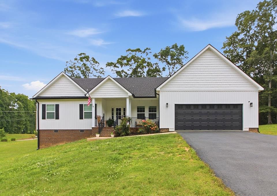 1st image of 33 King Arthur Dr