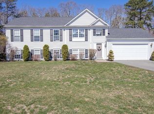 196 Raymond Rd, Plymouth, MA 02360