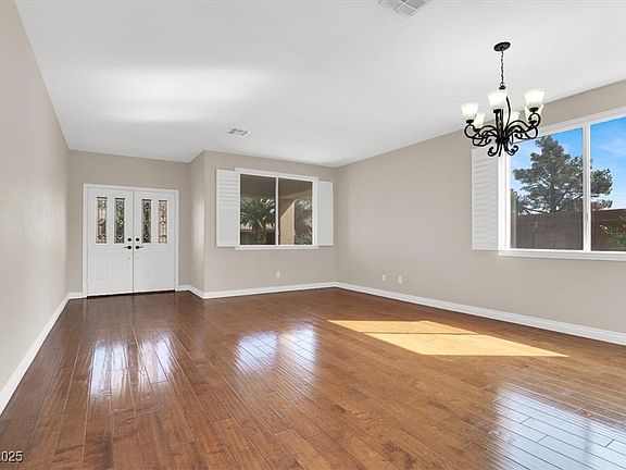 4th image of 1307 Summer Dawn Ave
