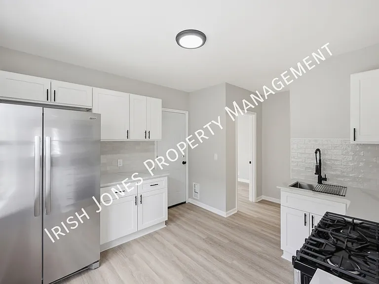 61 Princeton Pl #2 — Photo 5