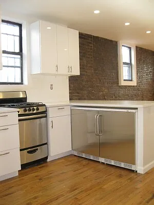 Rented by Tower Brokerage | media 29