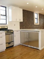 Rented by Tower Brokerage