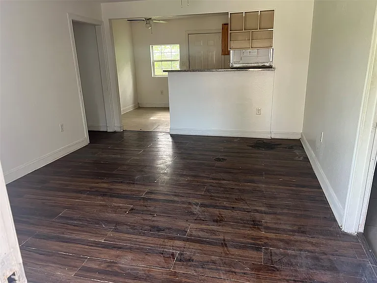 10010 Cathedral Dr — Photo 3