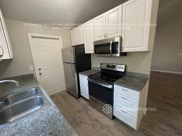 17405 E Temple Dr — Photo 4