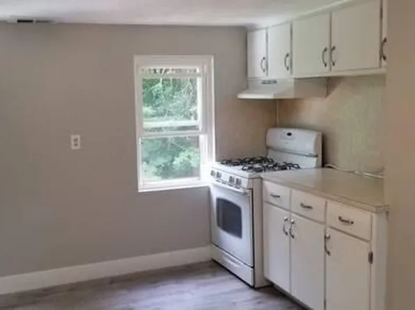 209 Wilbraham Rd, Hampden, MA 01036