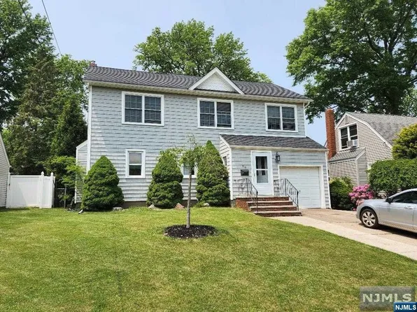 50 Romano Dr, Dumont, NJ 07628