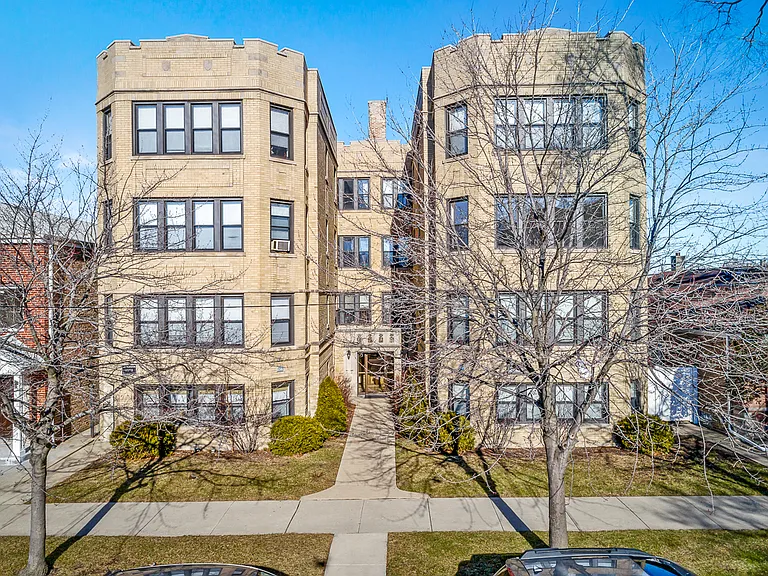 2542 W Summerdale Ave #3R — Photo 6