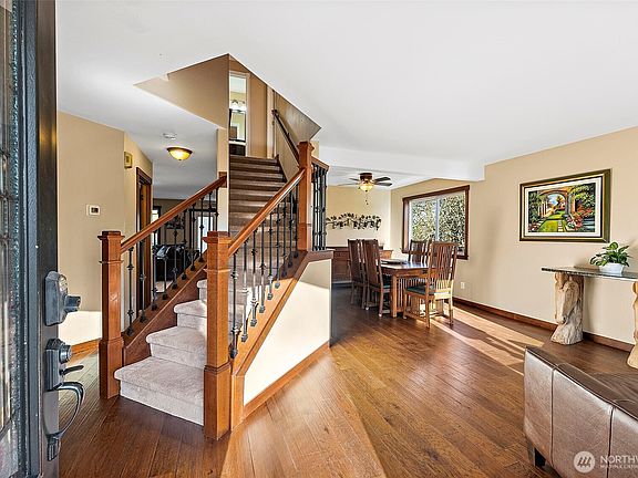 4th image of 1312 203rd Avenue E