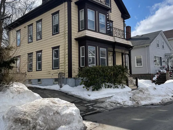 48 Smith St #1, New Bedford, MA 02740