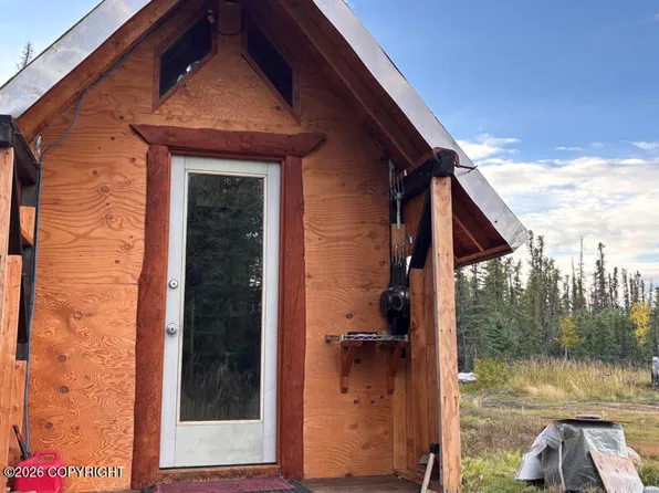 79166 Jackson Rd, Healy, AK 99743