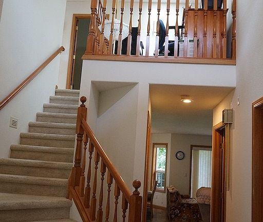 2nd image of 9723 Amanda Dr NE