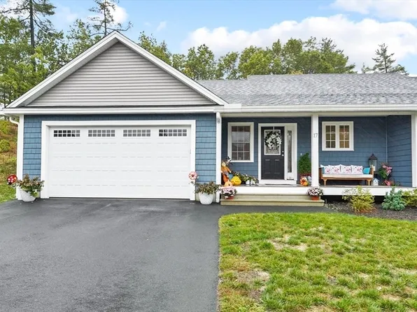 17 Turtle Ln #17, Sterling, MA 01564