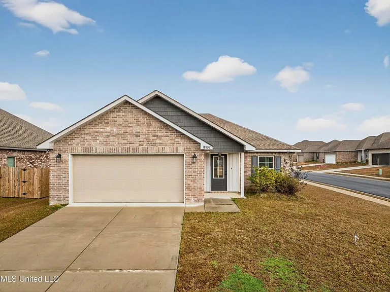 18102 Evergreen Dr — Photo 2