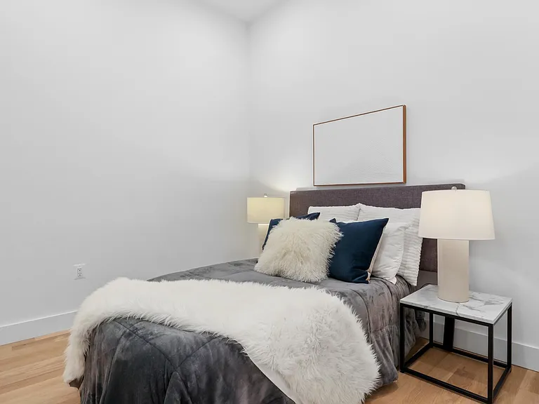 2564 University Pl NW #2 — Photo 13