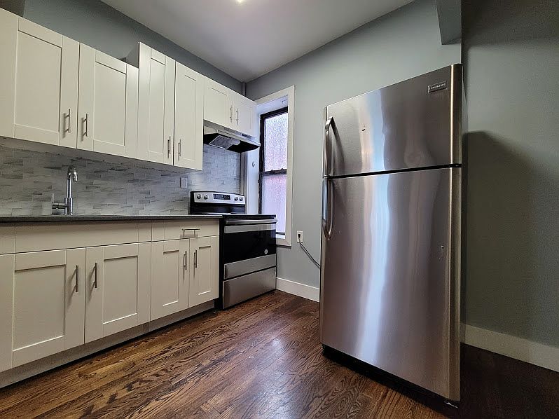1st image of 398 E 18th St APT A2