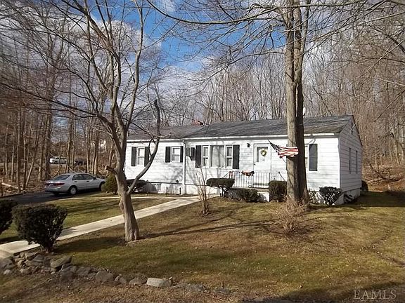 2nd image of 82 South Dr