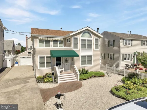 121 W New Jersey Ave, Brant Beach, NJ 08008