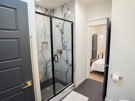 4 bed, 2.5 bath, 2080 sqft, $4,500 — Photo 4