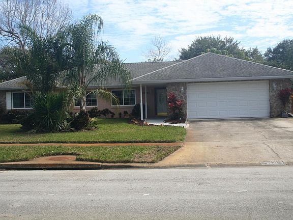 3rd image of 4241 Grovewood Ln