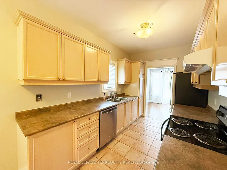 190 Harding Blvd W #34 — Photo 5