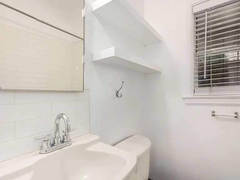 412 N 11th St — Photo 25