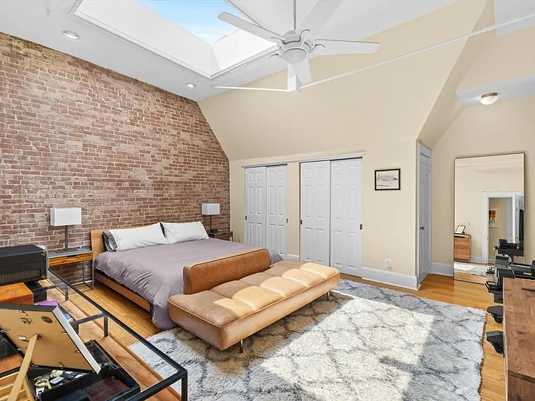 1757 Beacon St #3 — Photo 20