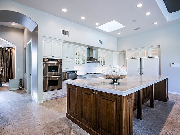 4th image of 6014 E. Jenan Dr.