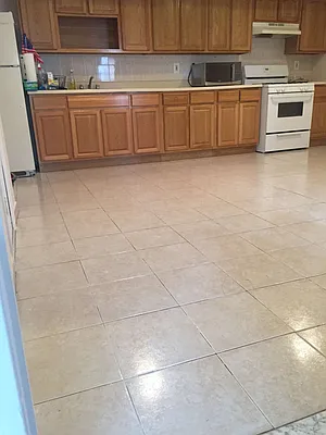 Rented by Realty Extra Group LTD | media 33