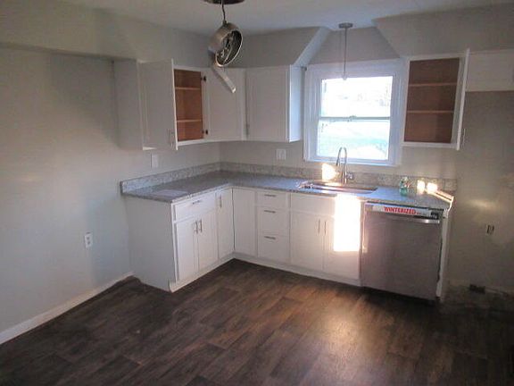 5th image of 29 Peach Dr